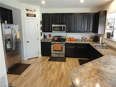 2nd image of 160 Stockwell Ct