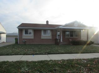 26720 Roberta St, Roseville, MI 48066
