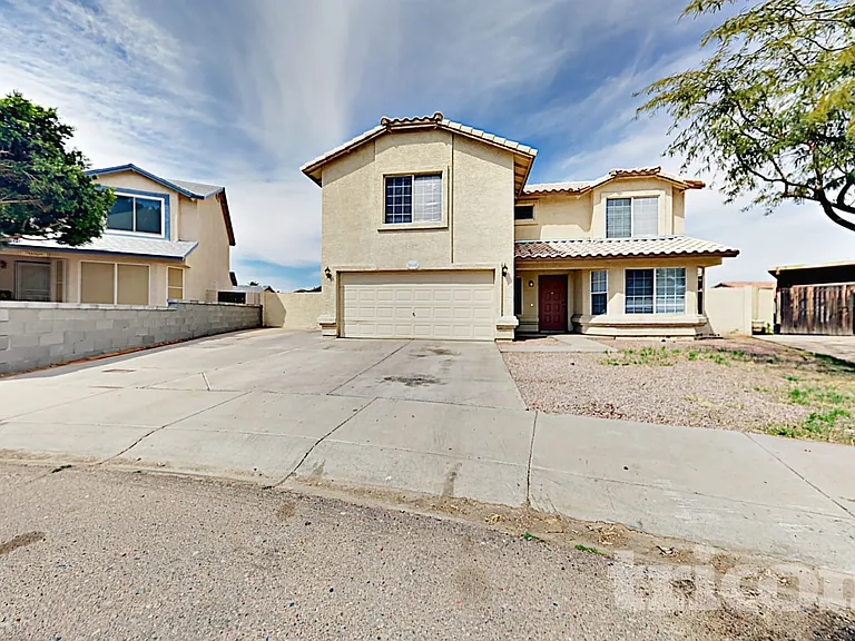 8668 W Hubbell St — Photo 1