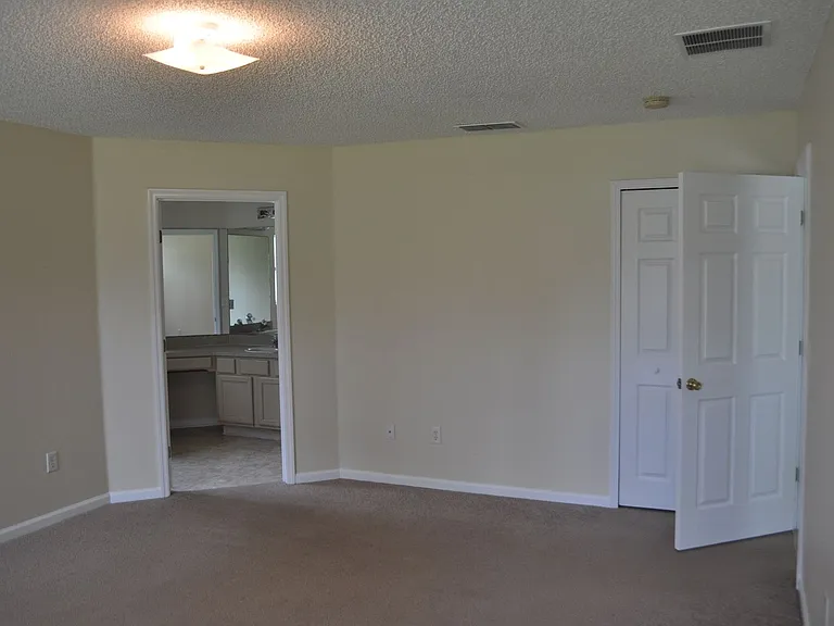 89 Berkshire Ln — Photo 20