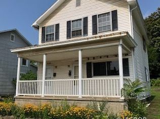 329 N 3rd Ave, Middleport, OH 45760