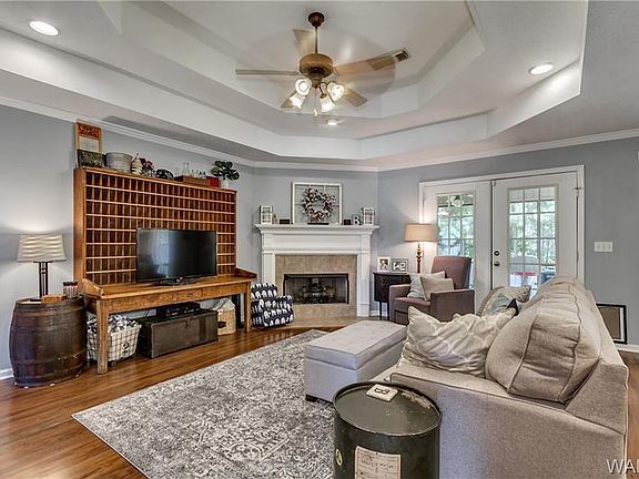 4th image of 5031 Cambridge Dr
