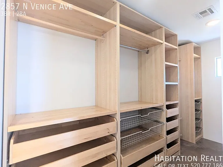 2857 N Venice Ave — Photo 14