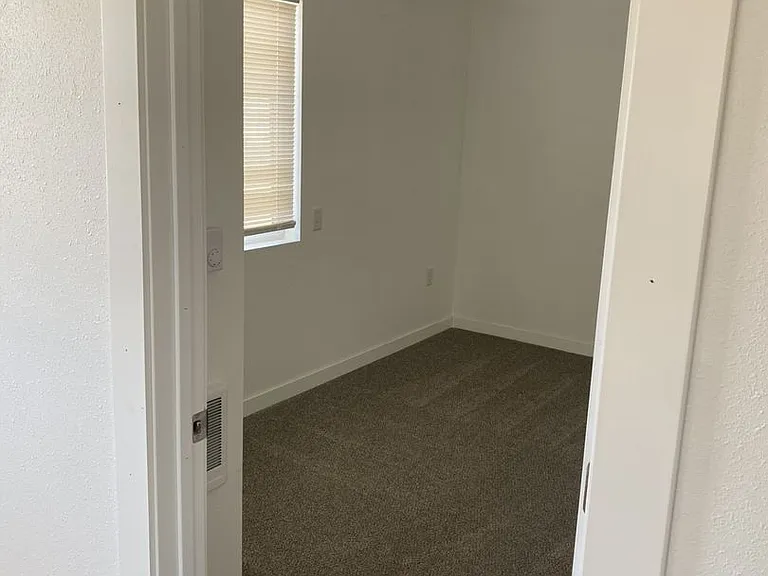 1804 E Liberty Ave — Photo 2
