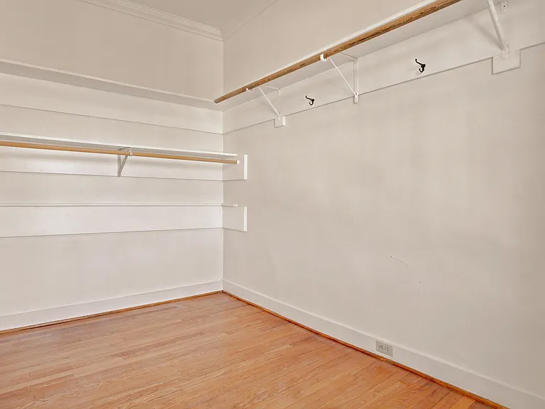 209 N Washington St — Photo 41