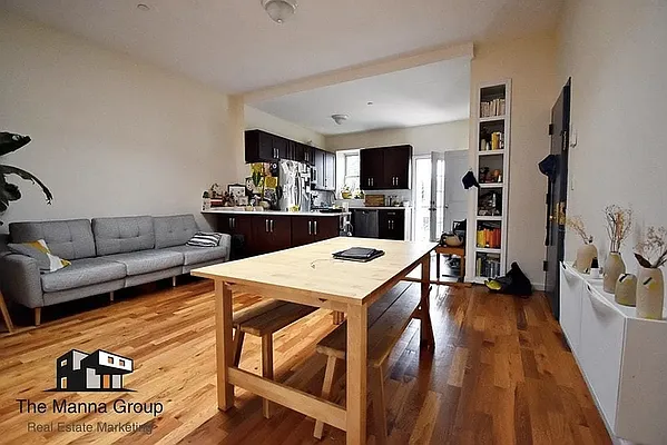 Rented by Compass | media 18