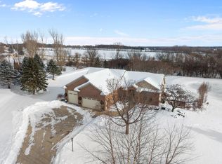 9366 Memory Ln, Neenah, WI 54956