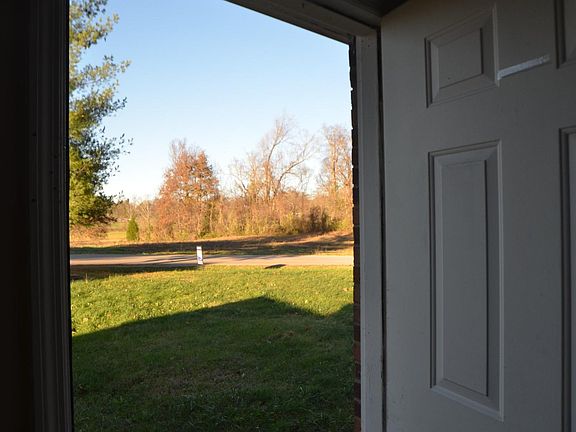 5th image of 255 Whispering Woods Dr