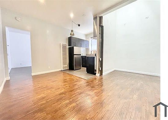 2nd image of 5425 Santa Monica Blvd APT 401