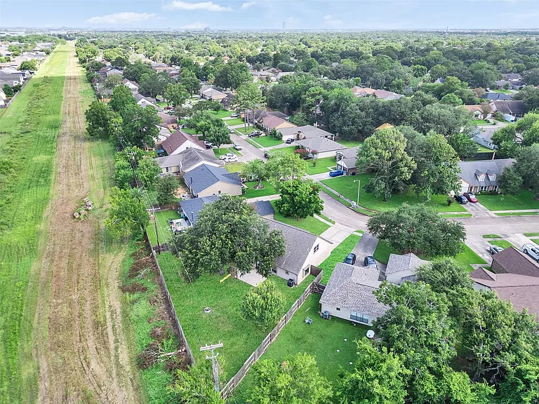 423 Forest Hills Dr — Photo 43