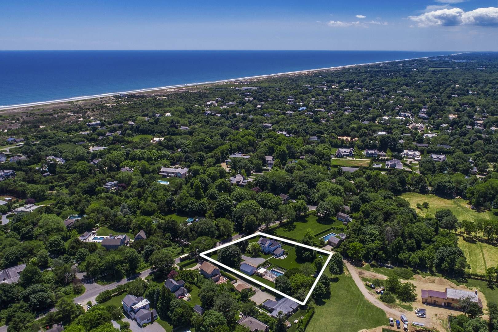66 Old Montauk Hwy, Amagansett, NY 11930 Out East