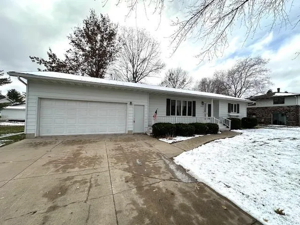 327 N Sunnyside Dr, Caledonia, MN 55921