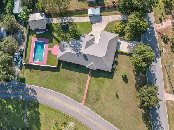 400 Pinecrest Dr, Dothan, AL 36301