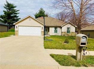 2607 Meadow Ridge Dr, Saint Joseph, MO 64504