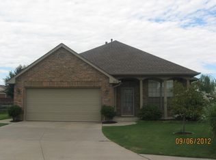 352 Coldbrook Cir, Edmond, OK 73003