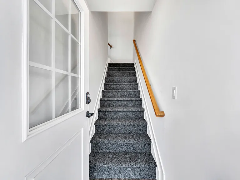 140 S Clinton Ave — Photo 12