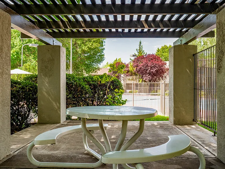 Eagle Point Apartments — Photo 29