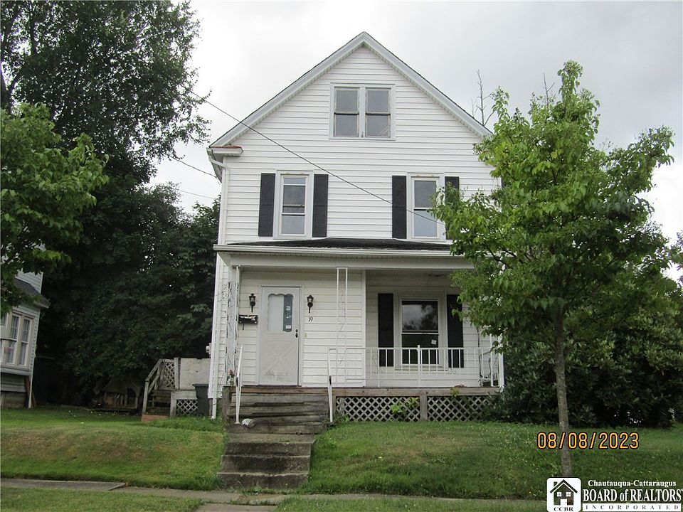 1st image of 19 Superior St