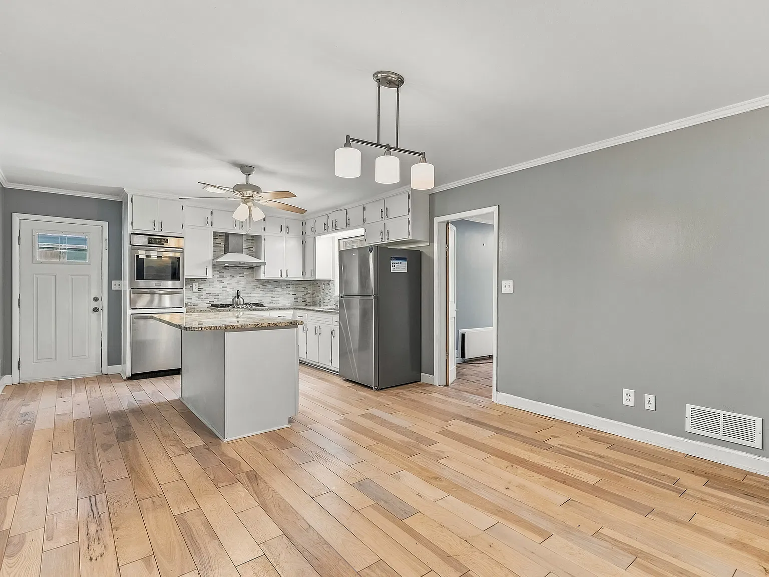 3201 Beech Dr — Photo 3