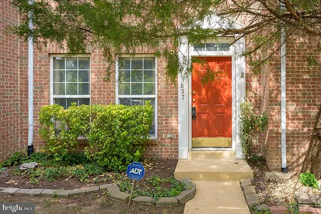 2 bed, 2.5 bath, 1566 sqft, $3,100 — Photo 2