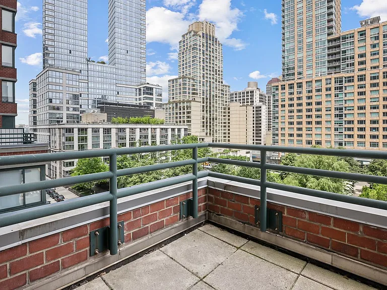 75 W End Ave #P7F — Photo 10