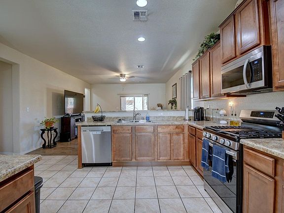 3rd image of 2919 Tierra Dorado Dr SW