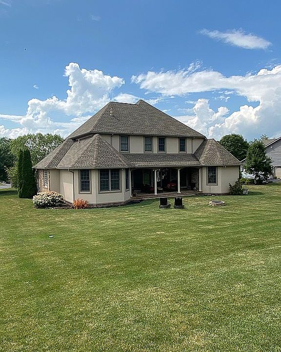 2nd image of 3320 Muirfield Dr