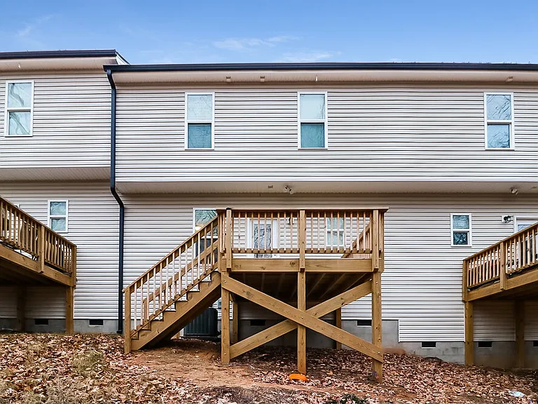 155 Oakdale Ave — Photo 17