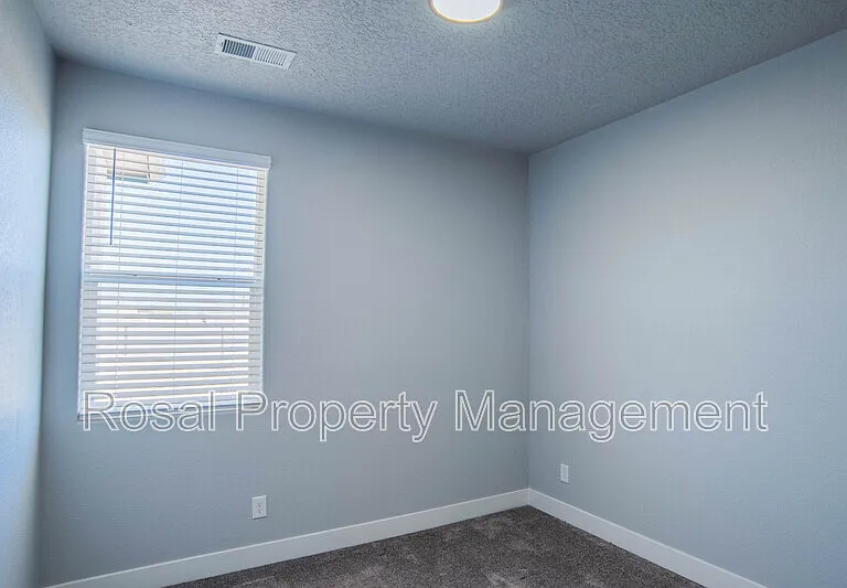 933 Northern Blvd NE — Photo 22