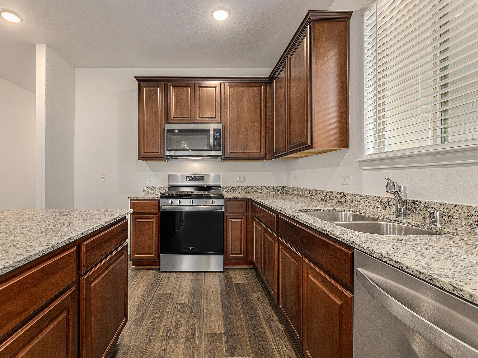 4 bed, 2.0 bath, 1682 sqft, $1,875 — Photo 3