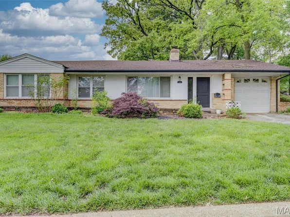 1101 E Parkedge Ln, Saint Louis, MO 63130