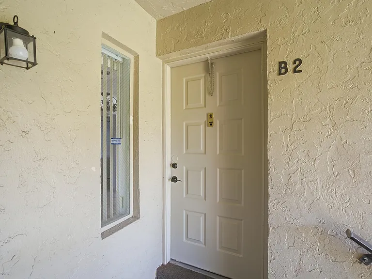 518 Shady Pine Way #B2 — Photo 2