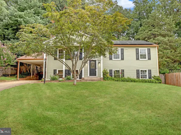 6813 Lamp Post Ln, Alexandria, VA 22306