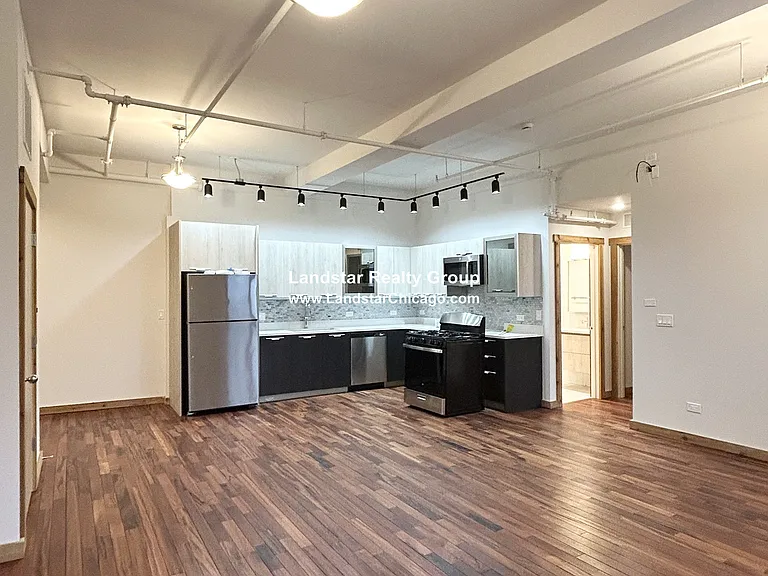 4611 S Ellis Ave #206 — Photo 3