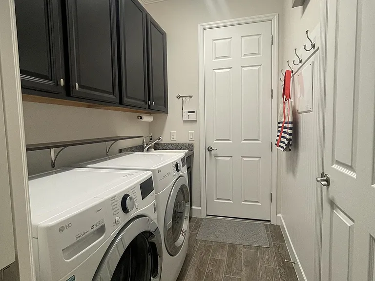 9251 Isla Bella Cir — Photo 23