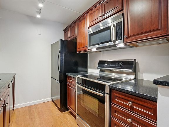 3rd image of 159 Main St APT 39A