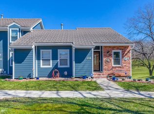 268 NE Bayview Dr, Lees Summit, MO 64064