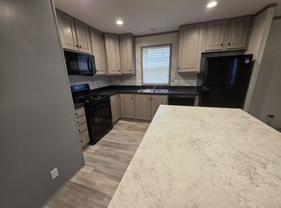 700 W Ridgeway Ave #209, Cedar Falls, IA 50613