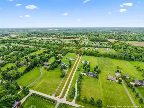 5653 Chenoweth Rd, Waynesville, OH 45068