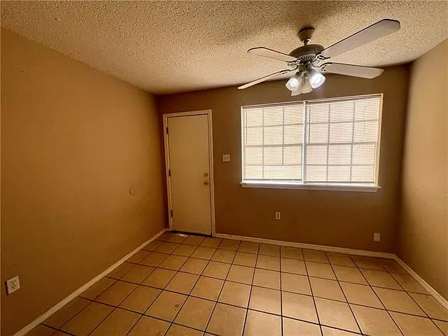 7800 Read Blvd #B — Photo 4