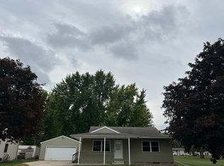420 4th St NW, New Richland, MN 56072