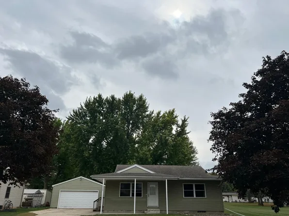 420 4th St NW, New Richland, MN 56072