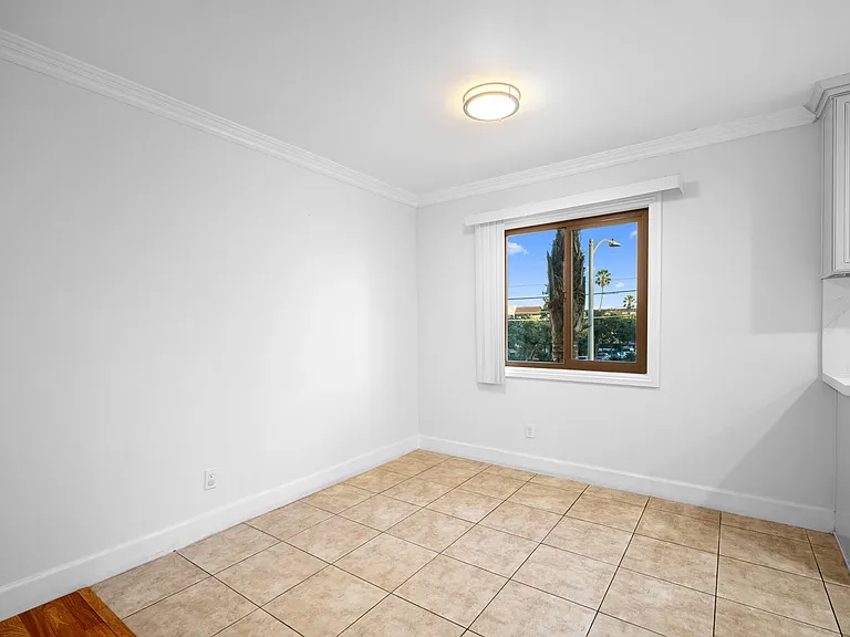 823 E Wilson Ave #C — Photo 8