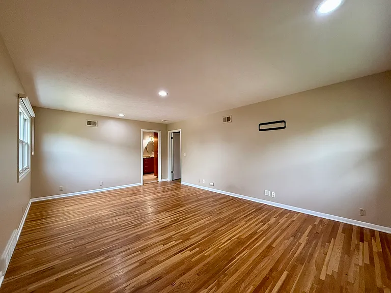 9325 Pauline St — Photo 29