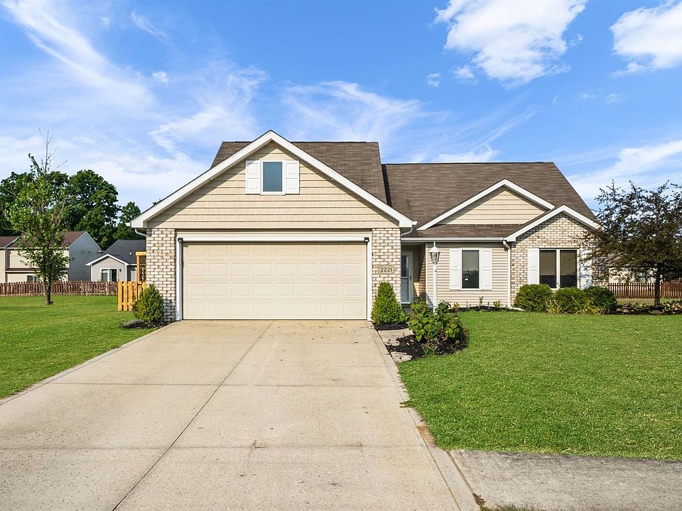 1st image of 2221 Heather Ct