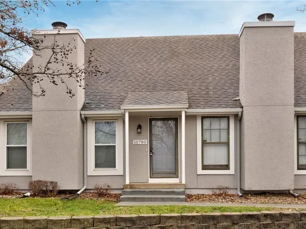 10780 Oakmont St, Overland Park, KS 66210