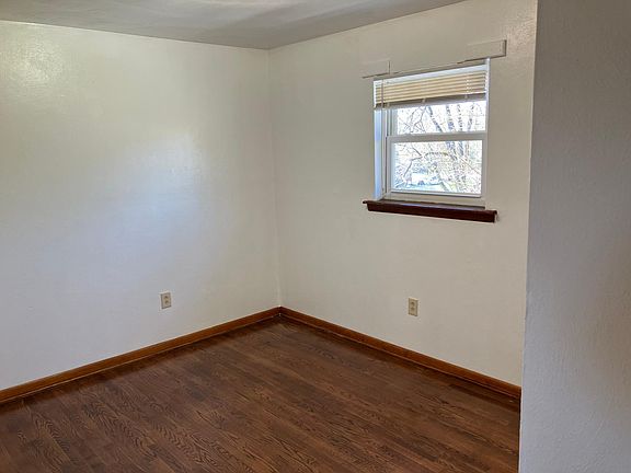 5th image of 513 19th St SE #1