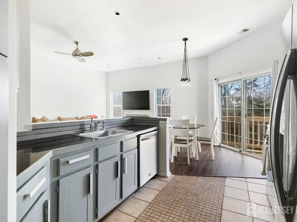 5033 Beech Ct, Monmouth Junction, NJ 08852