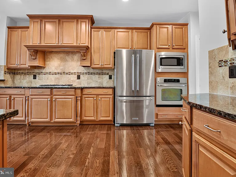 24949 Earlsford Dr — Photo 13