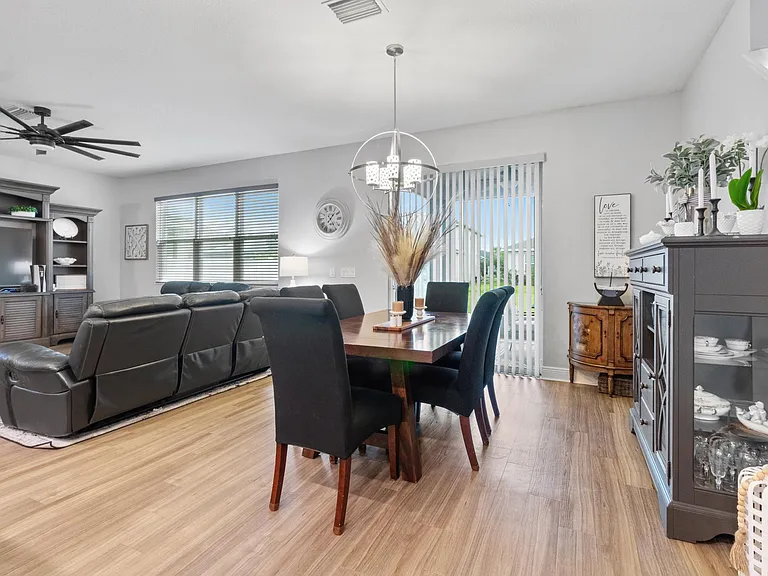 12141 Lake Blvd — Photo 37
